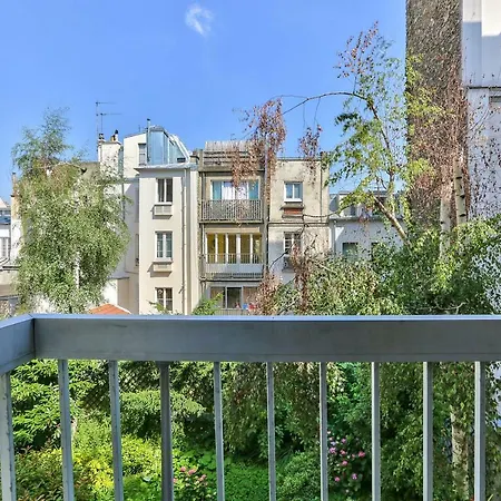 Appartamento Spacious Studio 30m2 *** 17 Arrondissement *** Parigi