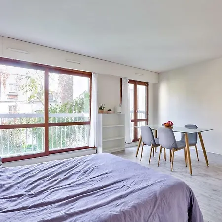 Appartamento Spacious Studio 30m2 *** 17 Arrondissement ***
