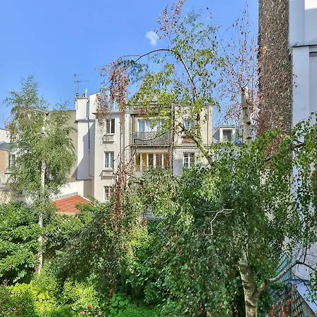 Spacious Studio 30m2 *** 17 Arrondissement *** Appartamento *